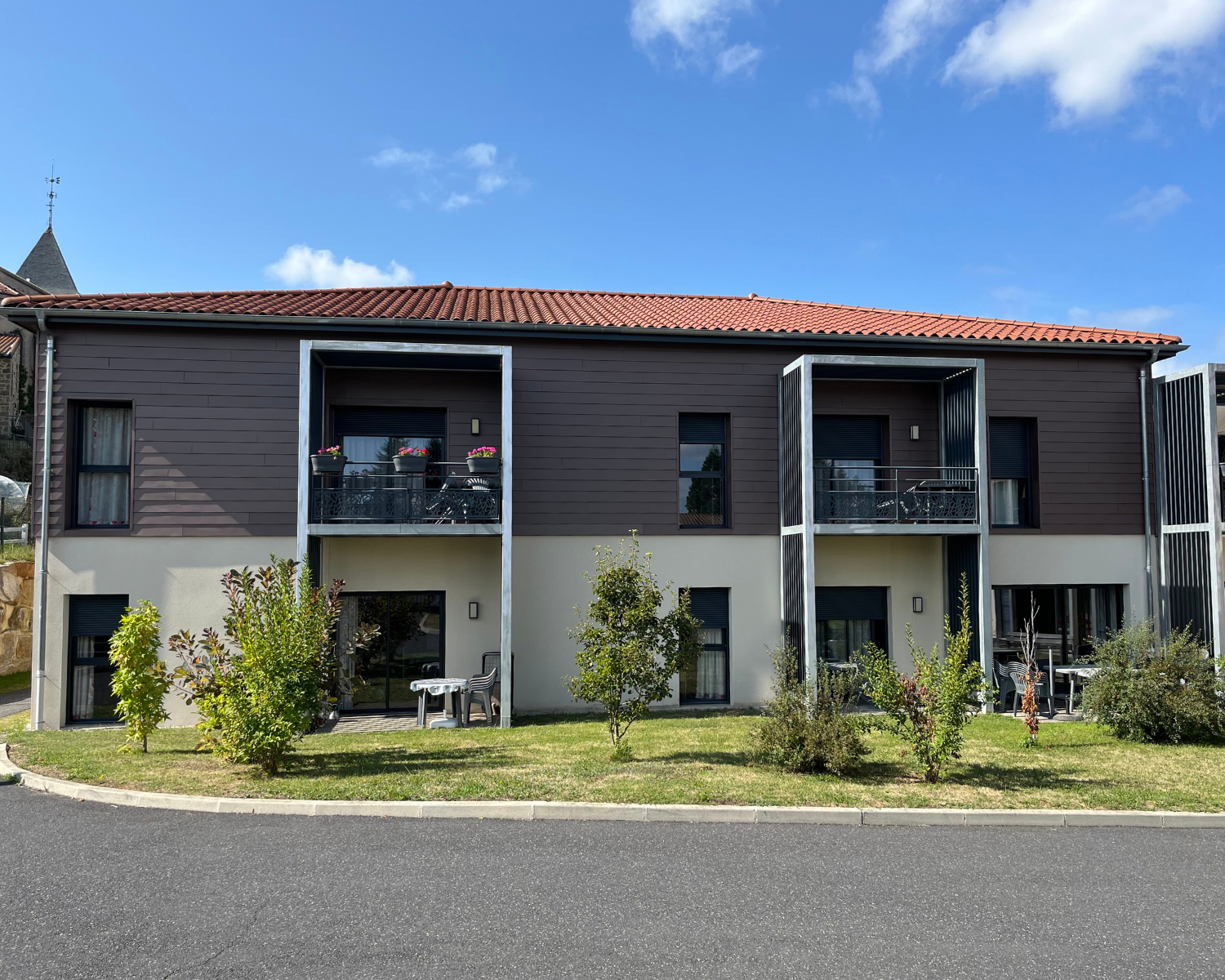 vue extérieure résidence personnes agées Haute Loire